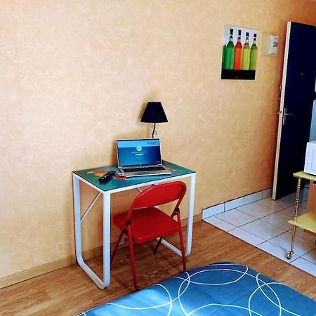 Studio 6 Avec Wifi Limoges Kültér fotó